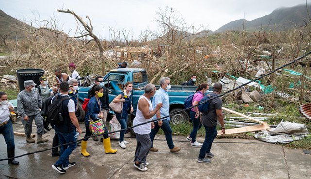 El paso del huracán Iota dejó a 1.500 familias damnificadas a las que actualmente se les entregan bienes de primera necesidad.