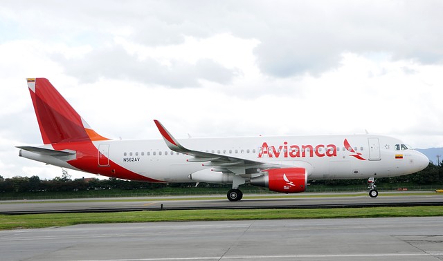 Expertos de Avianca determinaron en un examen posterior que el ruido anómalo fue producido por una rueda que explotó tras el despegue. FOTO Archivo