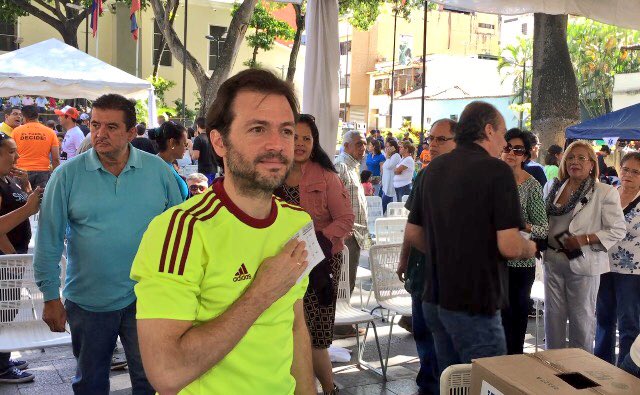 El pasado 16 de julio, Muchacho participó en la consulta popular para rechazar la Constituyente. FOTO @ramonmuchacho