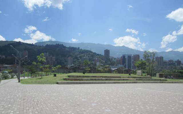 Disfrutar la tarde en el Parque Lineal Ciudad del Río |