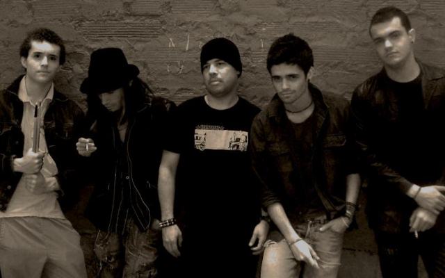Eztridentes, Punk Grunge con sonido progresivo de Medellín