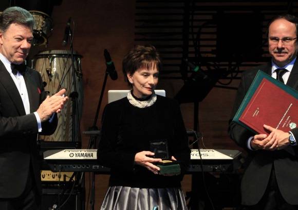 Edwin Bustamante - El presidente de la Rep&#250;blica, Juan Manuel Santos; en compa&#241;&#237;a de Ana Mercedes G&#243;mez, directora EL COLOMBIANO, y Luis Miguel De Bedout Hern&#225;ndez, gerente EL COLOMBIANO.