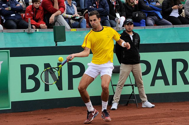 Santiago Giraldo solo cayó en tres ocasiones de las once en las que abrió una serie de Copa Davis. La última, en el año 2007 ante el paraguayo Ramón Delgado. FOTO cortesía fedecoltenis