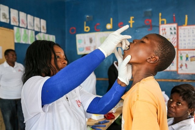 Las vacunas serán para combatir un brote de cólera que se registra desde octubre en este país. FOTO REUTERS