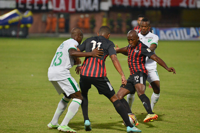 Cúcuta intentó resarcirse del dominio caleño y de a poco le quito la pelota. FOTO Colprensa