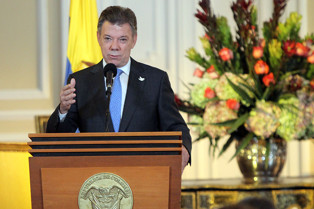 Santos anunció que Joaquín Bruges, cabeza de la mayor red de contrabando de textiles del país, se entregó a la Policía. FOTO: Colprensa