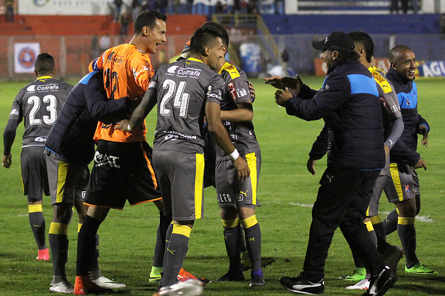 David González fue la gran figura del Medellín al atajar dos penaltis y anotar también desde esa instancia. Lo que se sumó a su gran actuación en el segundo tiempo. FOTO COLPRENSA