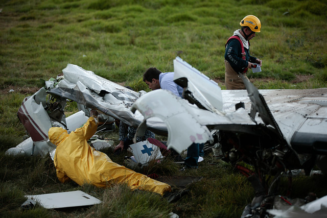 Hasta el 17 de noviembre de 2015 se habían presentado 17 accidentes de aeronaves en Colombia. En la foto uno de los siniestros ocurrido en Cundinamarca en el que murieron tres personas. FOTO COLPRENSA