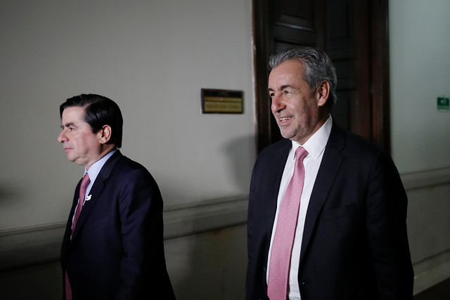 Juan Fernando Cristo y Jorge Eduardo Londoño dejarían sus ministerios para otras aspiraciones políticas. FOTO Colprensa
