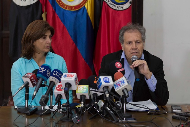 De izquierda a derecha, la canciller María Ángela Holguín, y el Secretario General de la Organización de los Estados Americanos, OEA, Luis Almagro. FOTO Archivo Colprensa