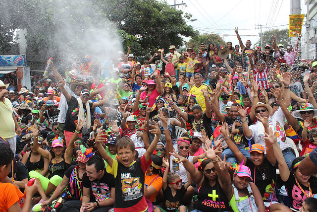 Un Carnaval de andén y bordillo. FOTO COLPRENSA