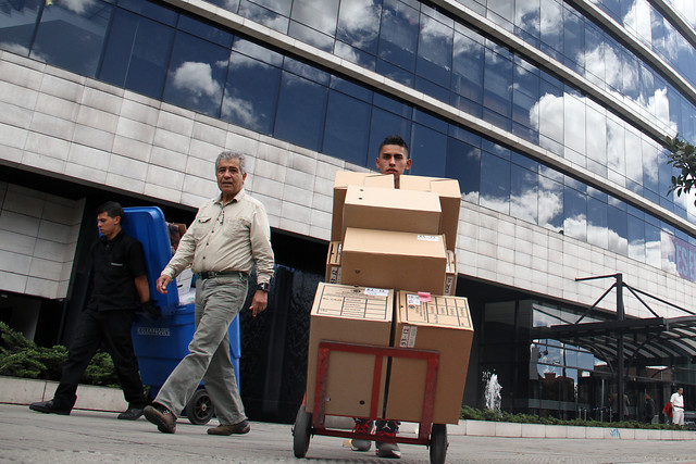 La Contraloría ya empezó el traslado de los bienes de la entidad de su sede del edificio Gran Estación. FOTO COLPRENSA