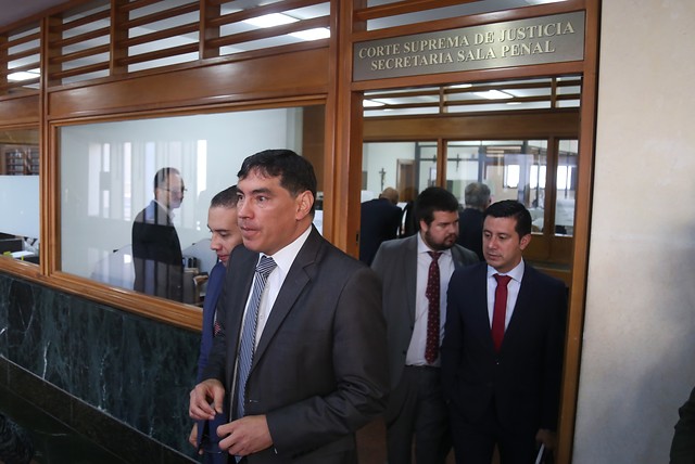 Álvaro Hernán Prada, saliendo de la Corte Suprema. FOTO COLPRENSA