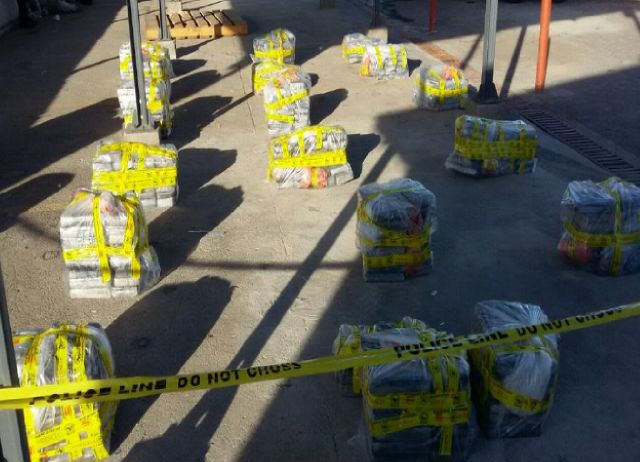 Una tonelada de cocaína fue incautada por las autoridades este lunes en aguas entre El Salvador y Guatemala. FOTO CORTESÍA
