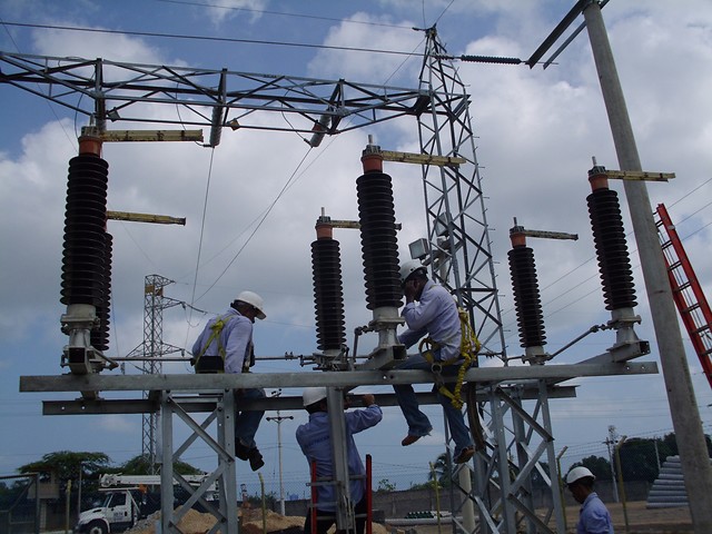 Uno de los compromisos del Gobierno nacional fue garantizar el servicio de energía en la región Caribe. Foto: COLPRENSA