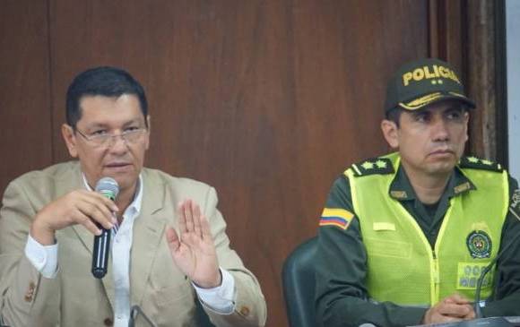 El secretario de Seguridad de Cali, Carlos Alberto Rojas, hizo el anuncio en la tarde de este sábado, horas después de una reunión extraordianaria. FOTO CORTESÍA ALCALDÍA DE CALI