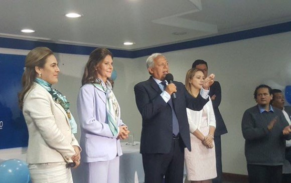 Esta mañana el senador Hernán Andrade, santista, acompañó a Marta Lucía Ramírez en la recepción de apoyos de miembros del Partido Conservador. FOTO CORTESÍA