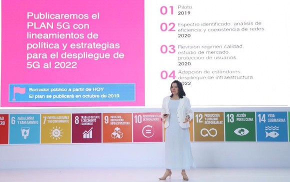 La ministra de las TIC, Sylvia Constaín, presentó el Plan 5G. Foto: Tomada de Twitter - Sylvia Constaín.