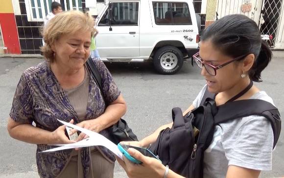 La exrectora del colegio del corregimiento Riachuelo, de Charalá (Santander), Lucila Inés Gutiérrez de Moreno, acusada de supuestamente permitir que paramilitares abusaran sexualmente de menores de esa institución educativa. FOTO COLPRENSA