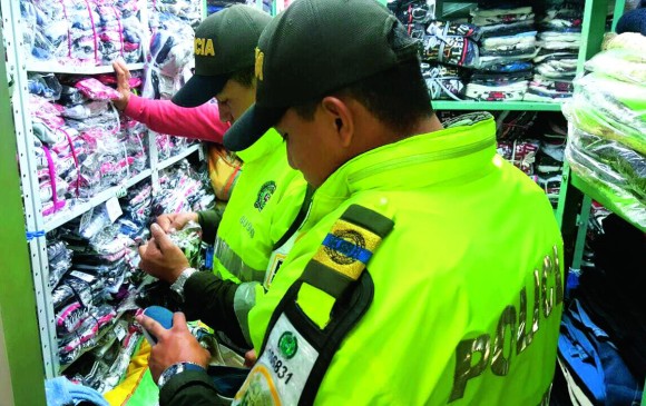 Con 963.443 unidades de confecciones incautadas en 2019, el contrabando que se ha visto más impactado por la Policía Fiscal y Aduanera es el de prendas de vestir ilegales. FOTO ARCHIVO