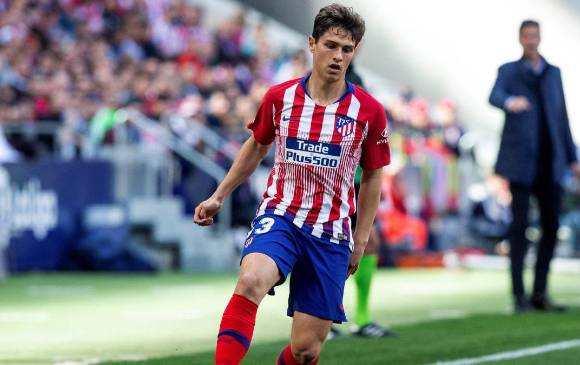 Andrés Solano tiene 21 años, juega como lateral derecho y ya debutó con el Atlético de Madrid. Es samario y nunca jugó en Colombia. FOTO efe