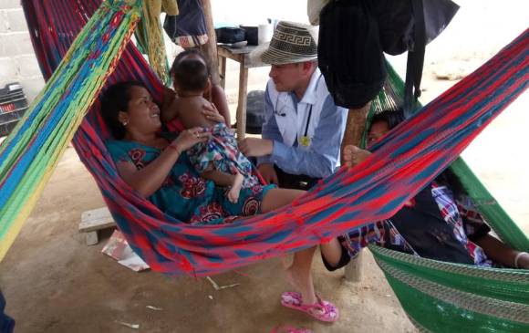 Trabajo de campo en prevención, vigilancia y control de sarampión, con comunidades indígenas en La Guajira, en 2019. FOTOS Cortesía INS