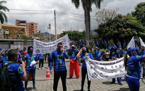 Los integrantes de Unidos realizaron un plantón en la unidad deportiva Atanasio Girardot en señal de protesta. FOTO Cortesía WC