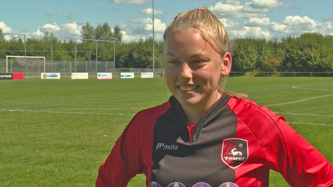 Ella es Ellen Fokkema, futbolista de 19 años. FOTO CORTESÍA OMROP Fryslan