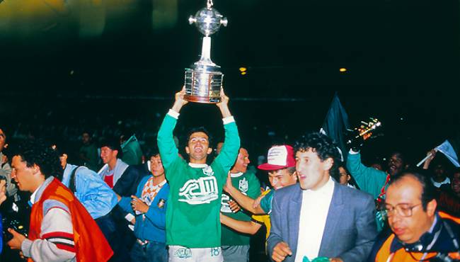 John Jairo Carmona expresa que en el 89 la unión del grupo y el ser todos criollos permitió que se hablara de una hazaña especial. “Nacional era una Selección Colombia”, afirma. FOTO archivo 