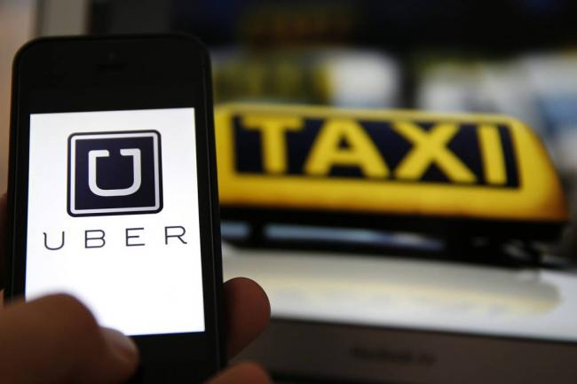 La Superintendencia de Transporte sancionó este lunes a la plataforma Uber con el pago de 700 salarios mínimos mensuales vigentes (451 millones de pesos) por violar las reglas de transporte. FOTO COLPRENSA