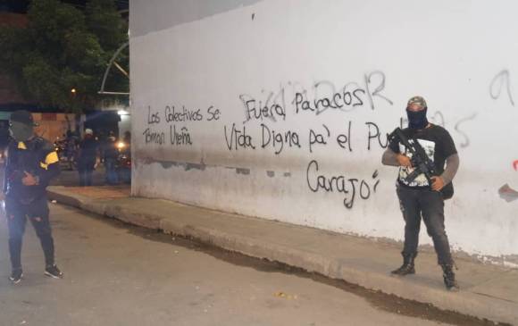 Los encapuchados se tomaron varias calles de los municipios de San Antonio y Ureña. Hicieron retenes y amenazaron a la población. FOTOS CORTESÍA
