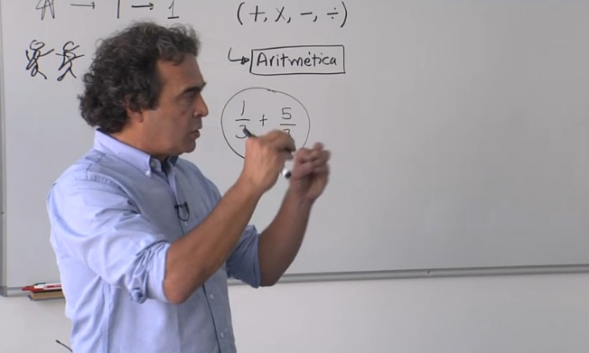 Fajardo inauguró la nueva sede de la U. de A. en Apartadó con una clase de matemáticas. FOTO CORTESÍA