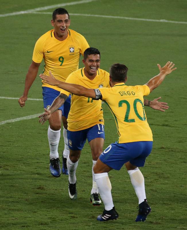 El gol que le dio la victoria a la selección local fue marcado en el comienzo del segundo tiempo por Dudu, quien aprovechó un error de la defensa colombiana.FOTO REUTERS