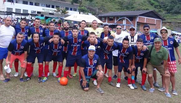 La imagen del equipo que se quedó con el título en este 2017. FOTO CORTESÍA JAIR CARDONA