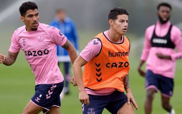 Muy activo lució James Rodríguez en su primer entrenamiento con Everton. Mostró que está en condiciones de jugar. FOTO everton