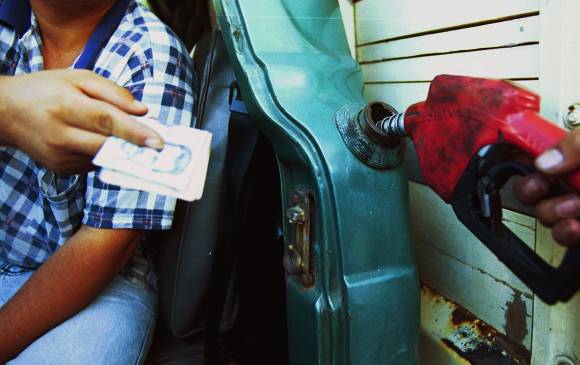 El alza en el valor de los combustibles en el mundo, según el Ministerio, repercutió en el nuevo precio del Acpm y la gasolina en Colombia. FOTO Archivo Donaldo Zuluaga Velilla