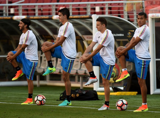 Pérez, Aguilar, Arias y Murillo se preparan para el debut. FOTO AFP