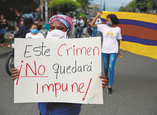 Los dos capturados negaron ser vigilantes del cañaduzal donde ocurrió la masacre. FOTO: EFE