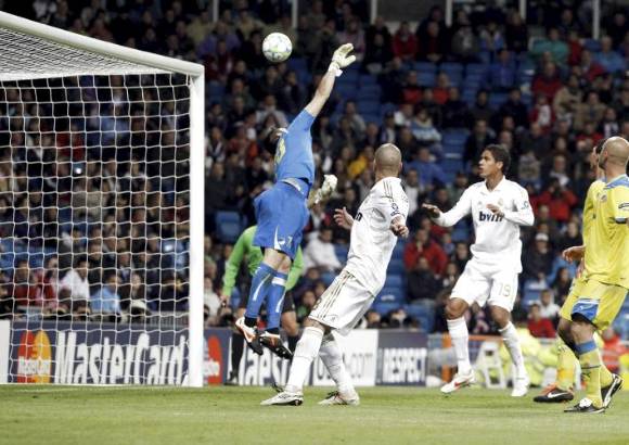 Reuters - El Madrid sorte&#243; la serie con marcador global de 8-2.