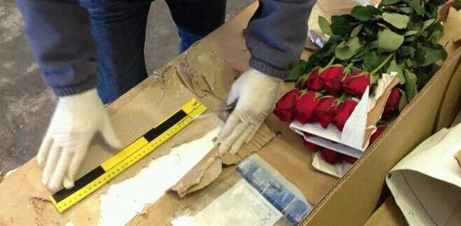 as fuerzas de seguridad españolas intervinieron en Madrid casi treinta kilos de cocaína ocultos entre rosas frescas y detuvieron a cinco personas. FOTO CORTESÍA