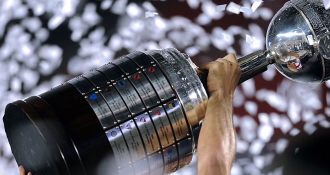 Trofeo de fútbol de la Copa Libertadores de América. Foto: Cortesía
