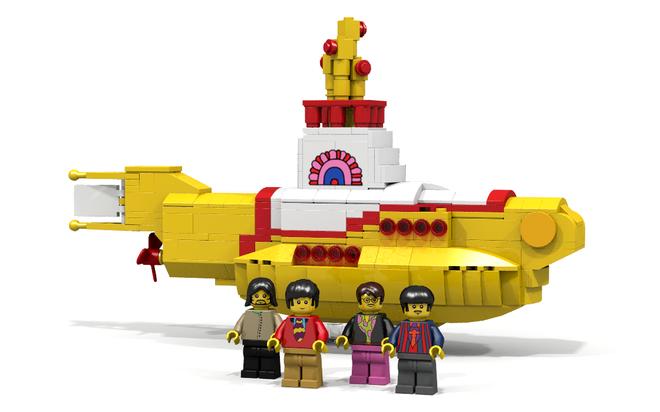 Lego recrea en un set las figuras de los músicos y el submarino, de 26 centímetros de largo x 5,5 de ancho x 16 de alto. FOTO Cortesía