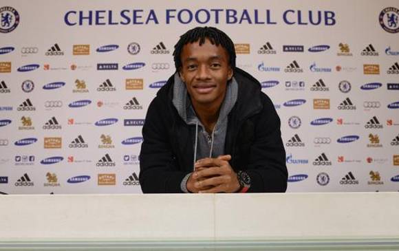 Cuadrado firmó contrato con el Chelsea por las próximas cuatro temporadas. FOTO CORTESÍA CHELSEA FC