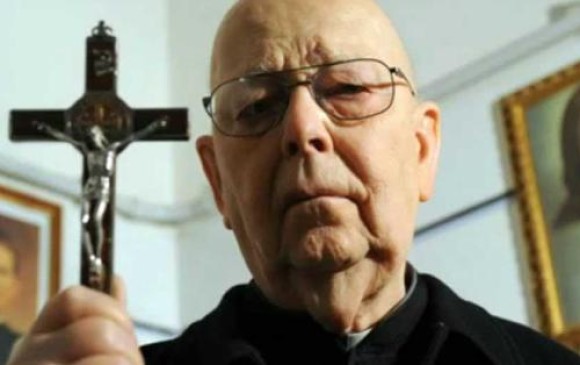 Durante su vida, Gabriele Amorth, realizó 70.000 sesiones de exorcismos. FOTO Captura de video