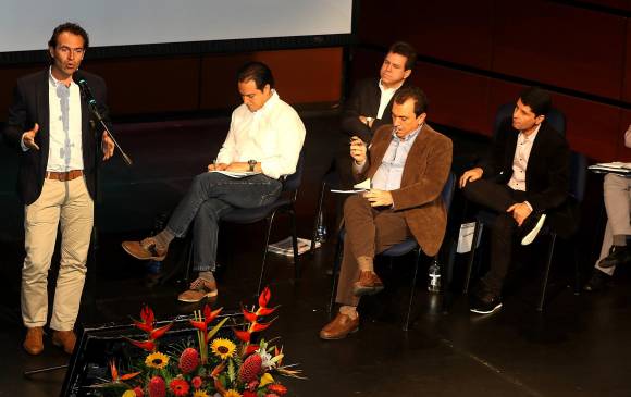 Ayer los candidatos la Alcaldía estuvieron en el foro del Club de la Prensa. FOTO julio cesar herrera