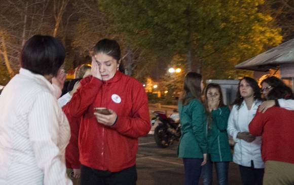 Según el Centro Nacional de Sismología de la Universidad de Chile, el sismo se sintió a las 19:54 hora local. FOTO AFP