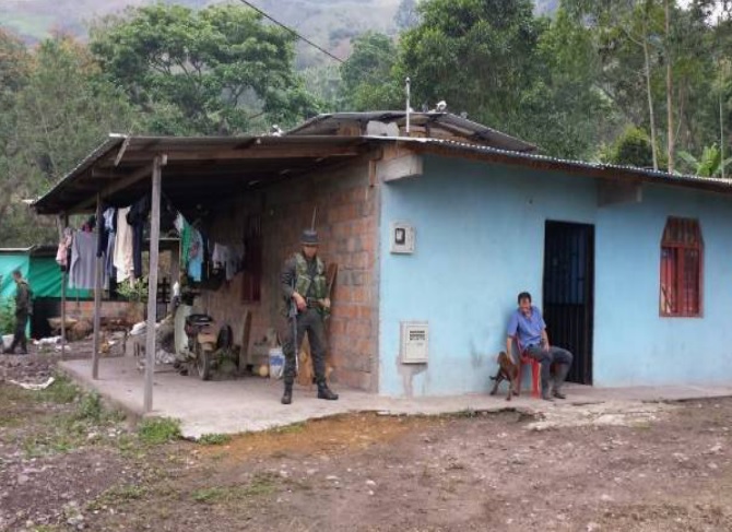 La finca de Pitalito, Huila, donde según la Policía alias “Conejo” y “Pablo” fabricaban las bombas. FOTO cortesía Policía.