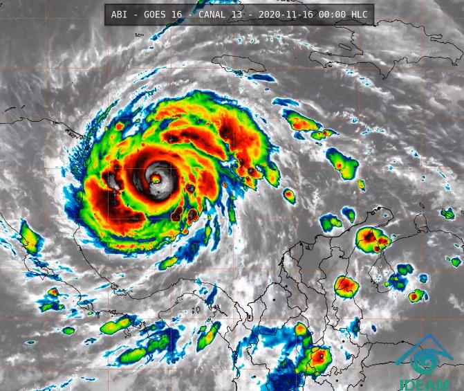 A las 2:06 de la mañana, el Ideam informó que el huracán Iota ha pasado a categoría 4, con vientos sostenidos de 225 km/h. FOTO CUENTA DE TWITTER @IDEAMCOLOMBIA