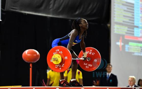 Yenny Sinisterra, haltera colombiana, de gran actuación en el Mundial sub-17 de Tailandia. FOTO ARCHIVO IWF
