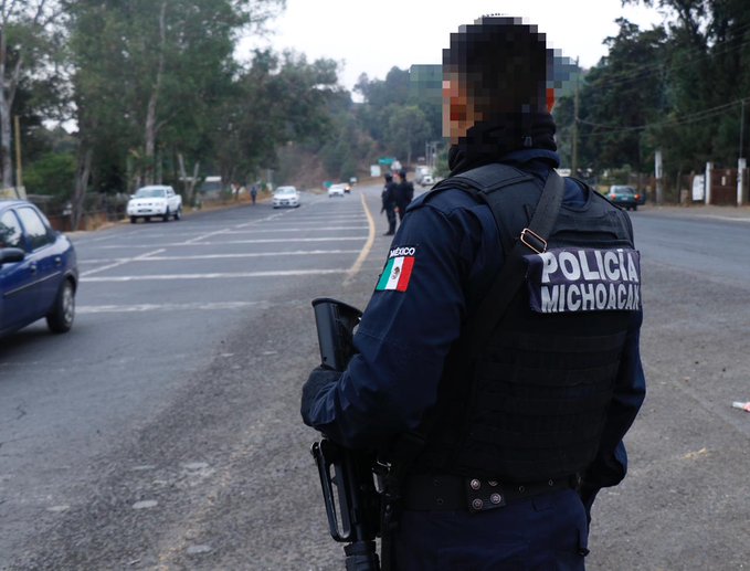 Según la Policía de Michoacán, constantemente hacen patrullajes para frenar la violencia . FOTO: Tomada de @MICHOACANSSP 